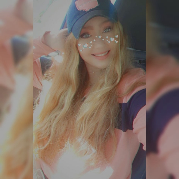 Meet your Posher, Tarah - Picture 1 of 1